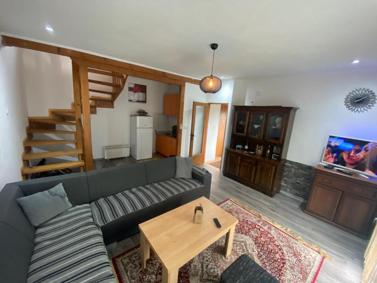 Asja Guest House Lukavac Extérieur photo