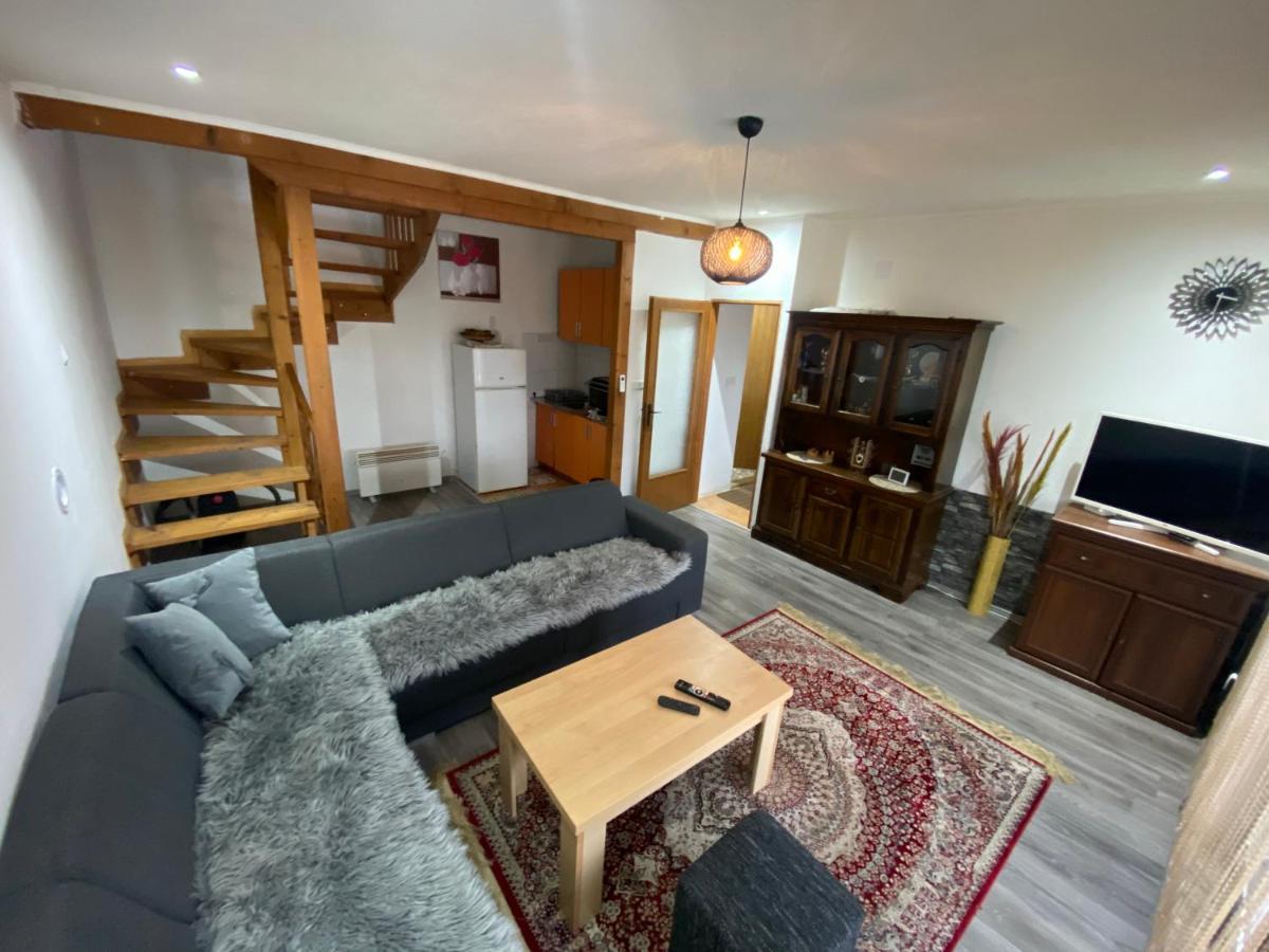 Asja Guest House Lukavac Extérieur photo